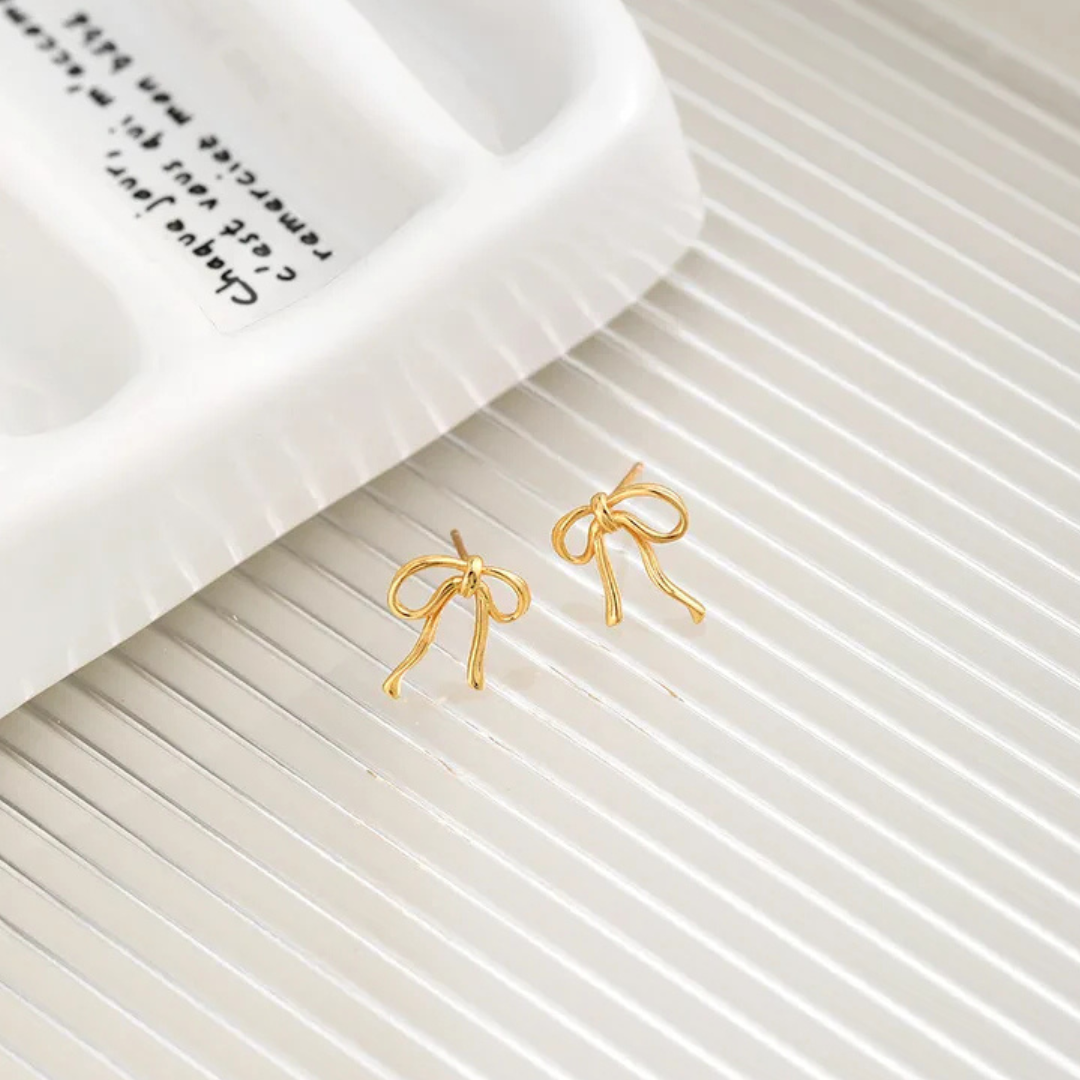 Ribbon Studs